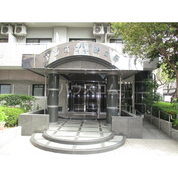 15/23 エントランス