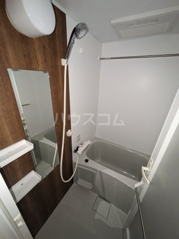 13/28 浴室