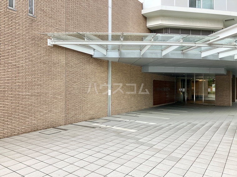 2/4 エントランス