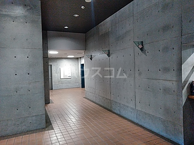 25/30 エントランス