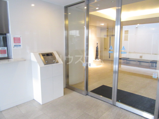 20/30 エントランス