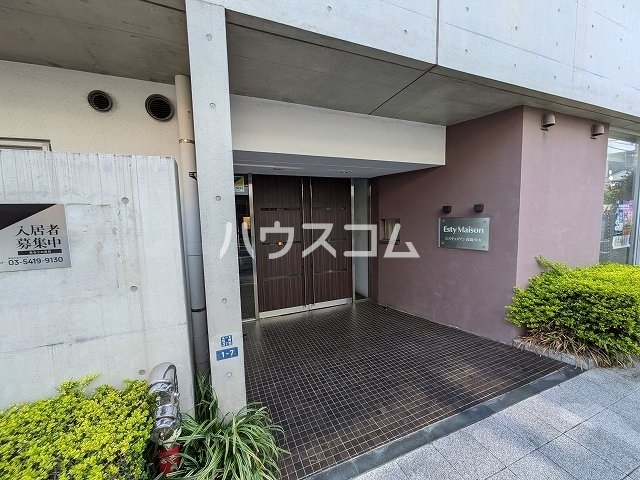 14/18 エントランス