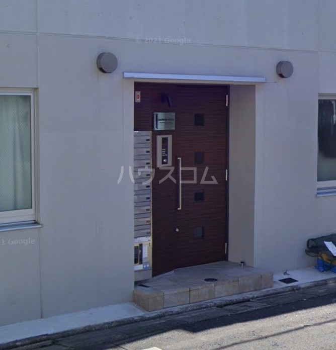 18/23 エントランス