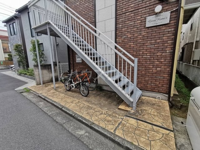 27/30 エントランス