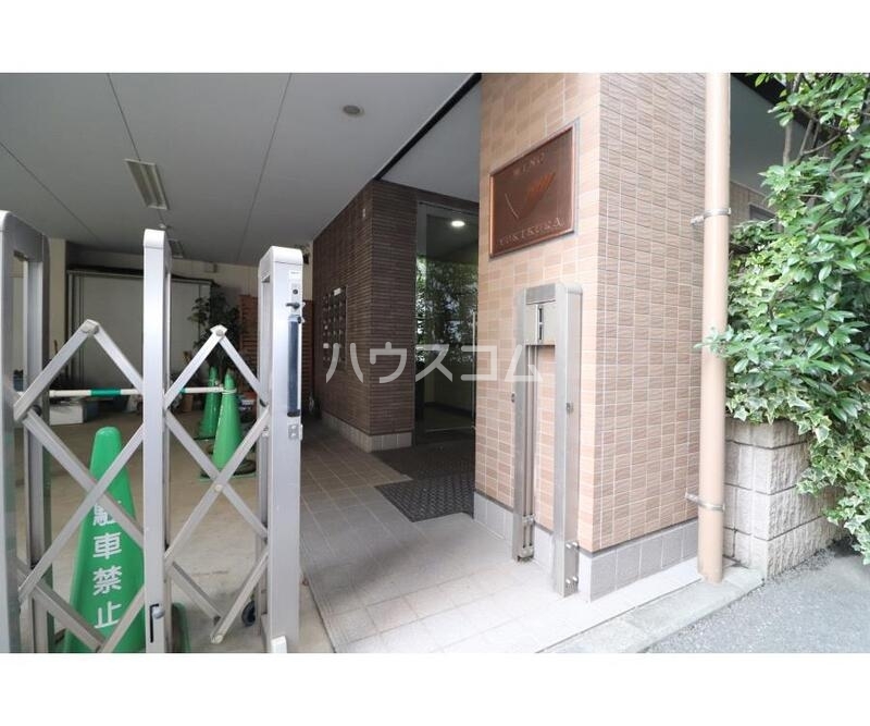 2/5 エントランス