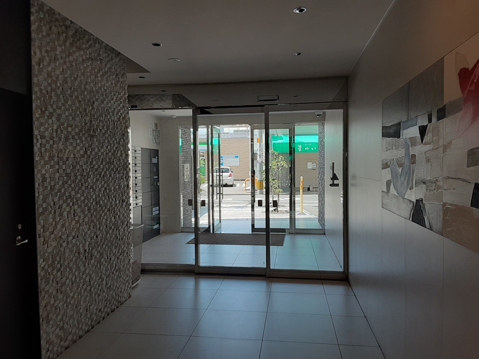 26/30 エントランス