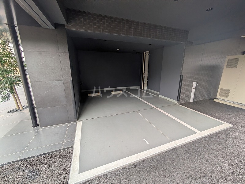 23/30 駐車場
