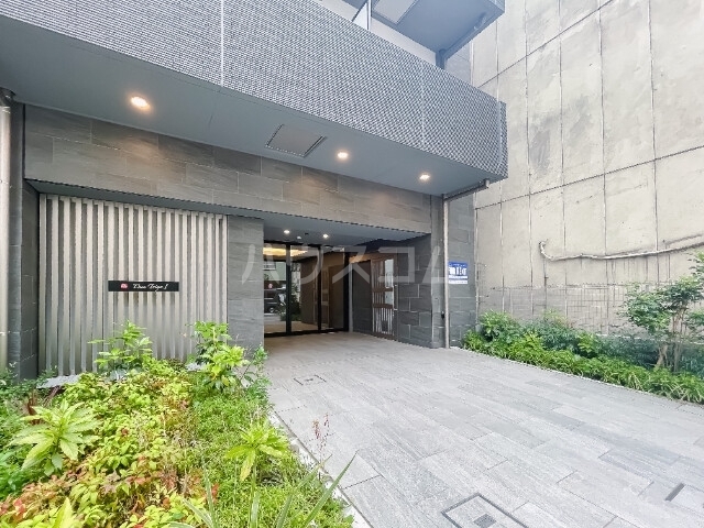 21/29 エントランス