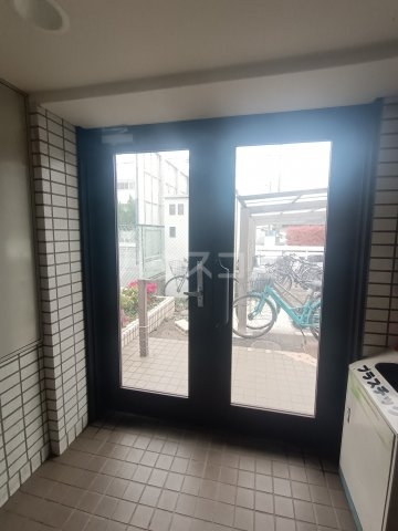 3/4 エントランス