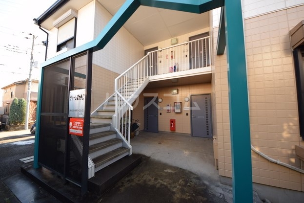 18/28 エントランス