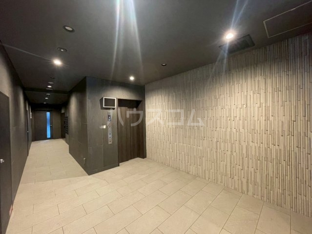 26/30 エントランス