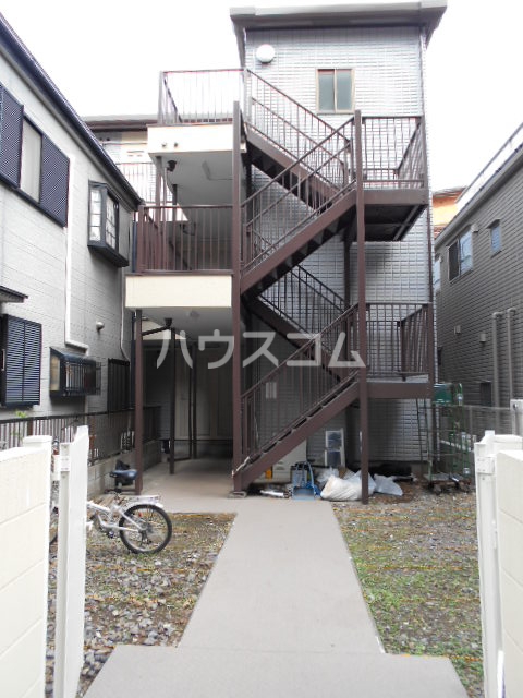 21/29 エントランス