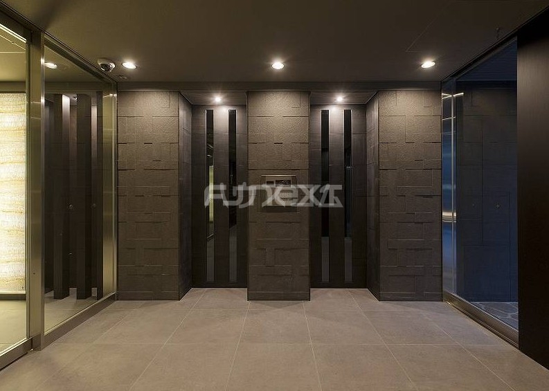 19/19 エントランス