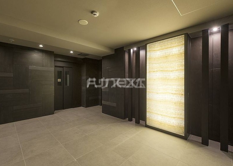 15/19 エントランス