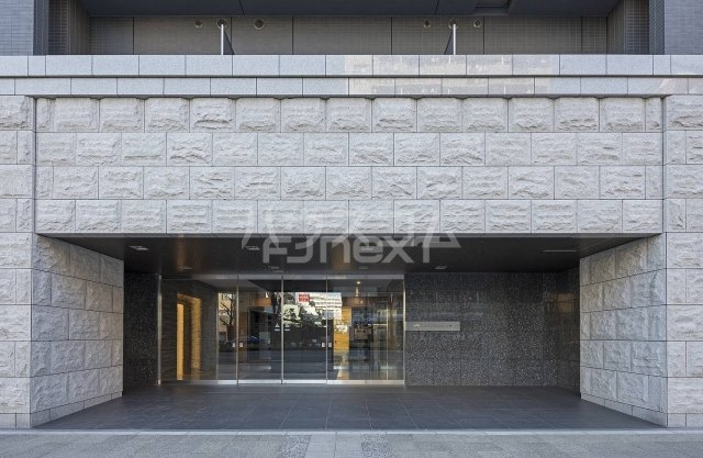 20/22 エントランス