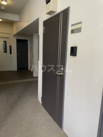 23/30 エントランス