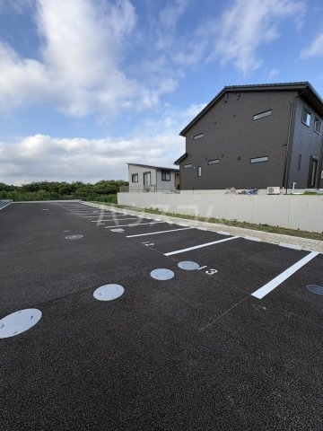 27/30 駐車場