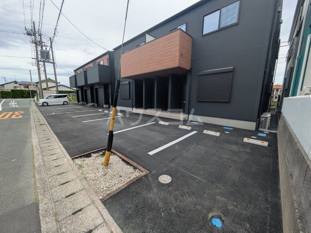 23/30 駐車場