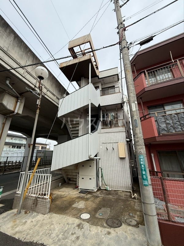 16/21 エントランス