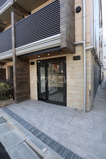 16/26 エントランス