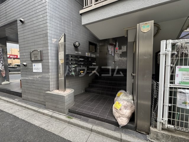 22/30 エントランス