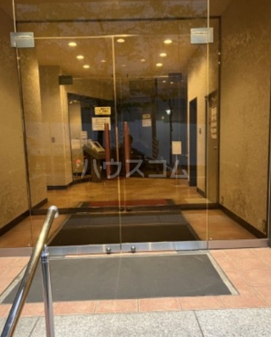 13/13 エントランス