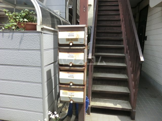 20/23 エントランス