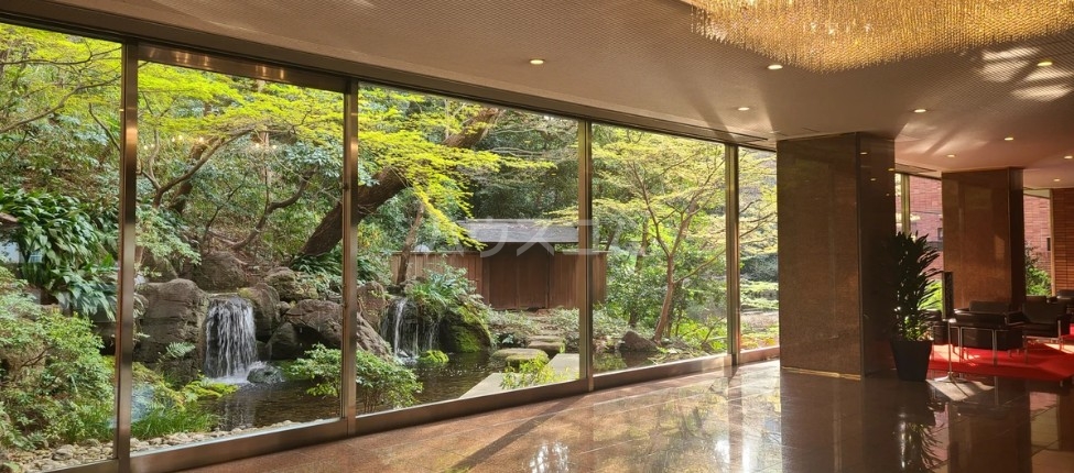 21/26 エントランス