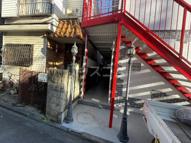 21/25 エントランス