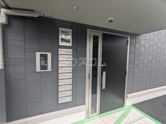 28/30 エントランス