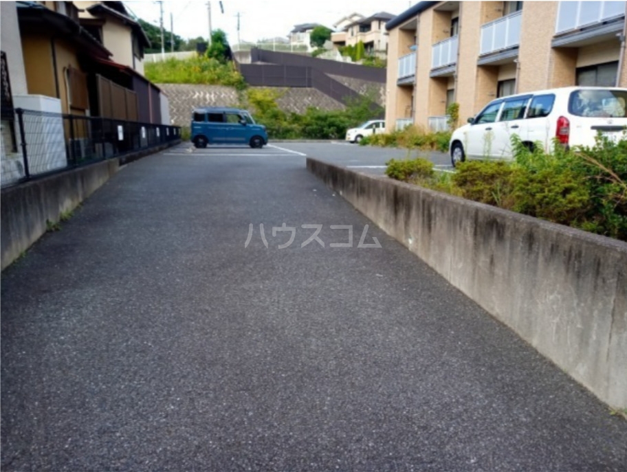 2/2 駐車場