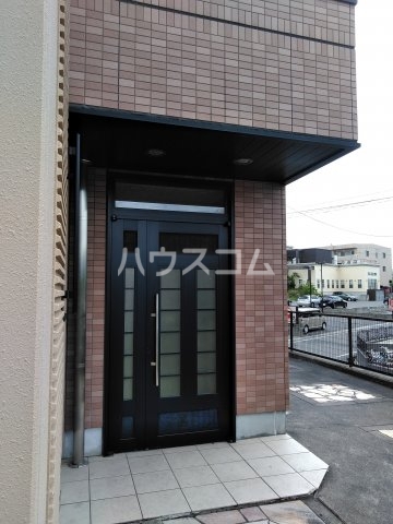 25/30 エントランス