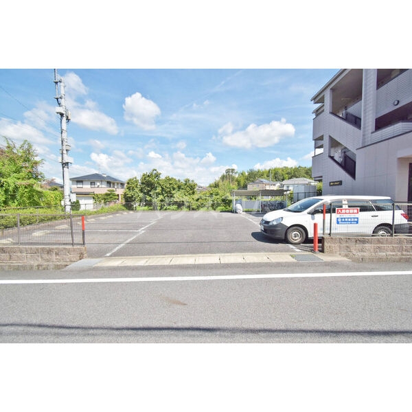 19/28 駐車場