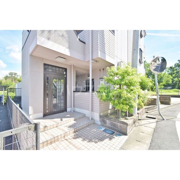 17/28 エントランス