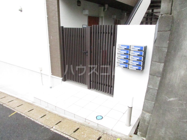 21/26 エントランス