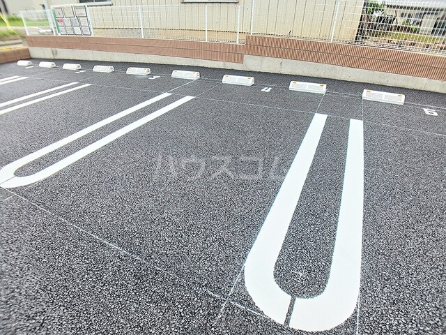 2/3 駐車場