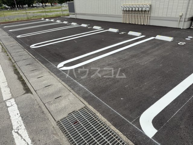 28/30 駐車場