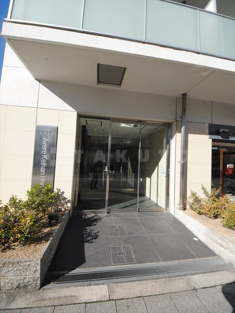 27/30 エントランス