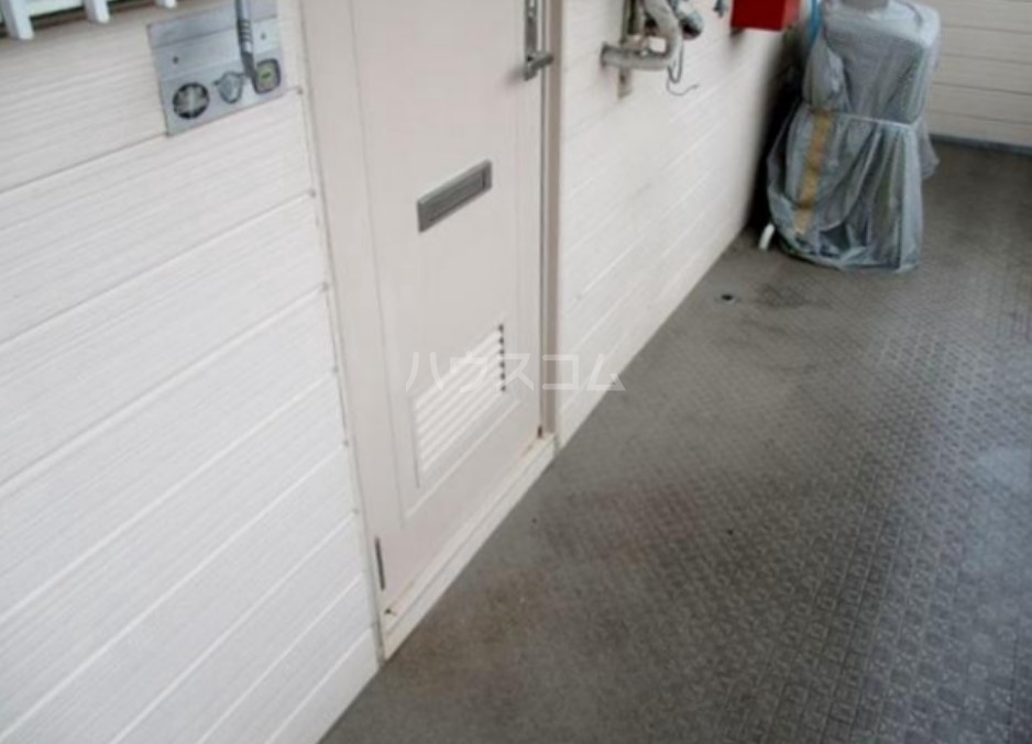 17/23 エントランス