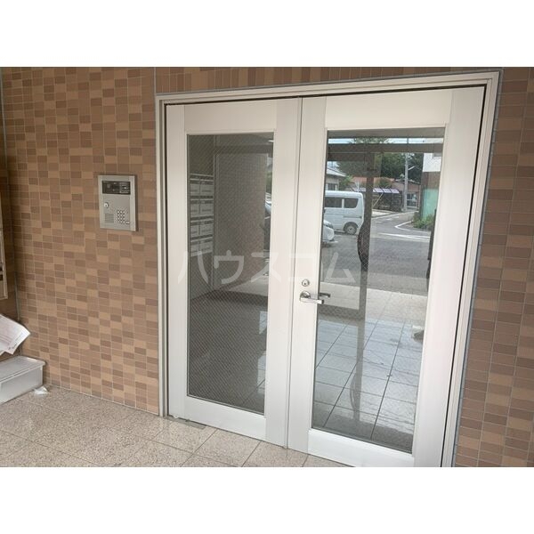 15/21 エントランス