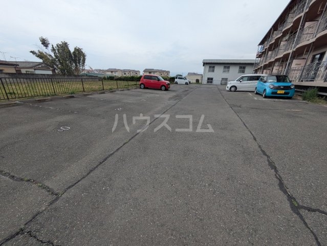 21/26 駐車場