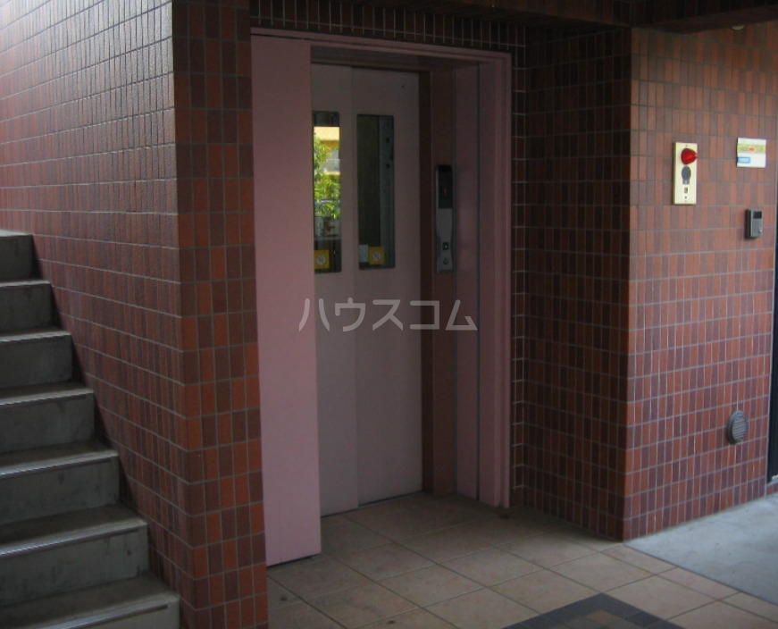 14/21 エントランス