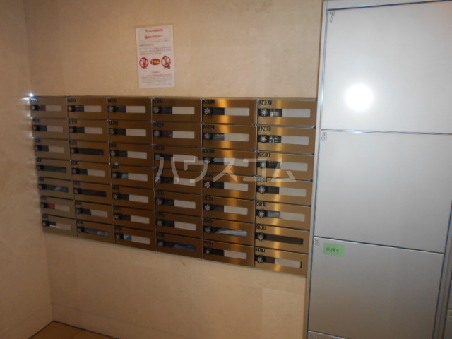 21/30 エントランス