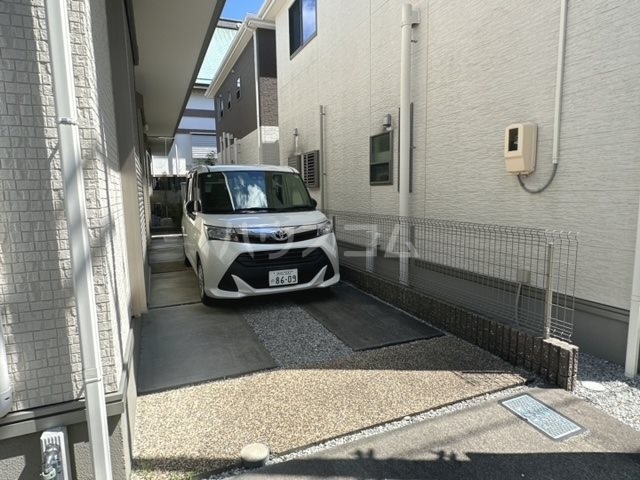 2/2 駐車場