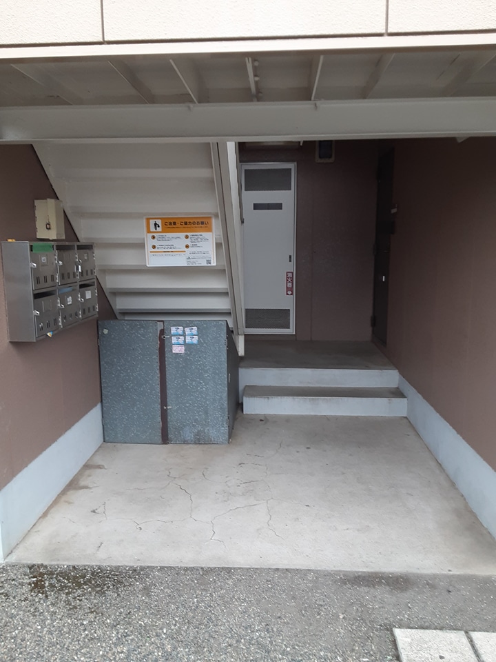 2/3 エントランス