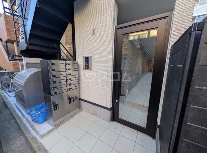 15/22 エントランス