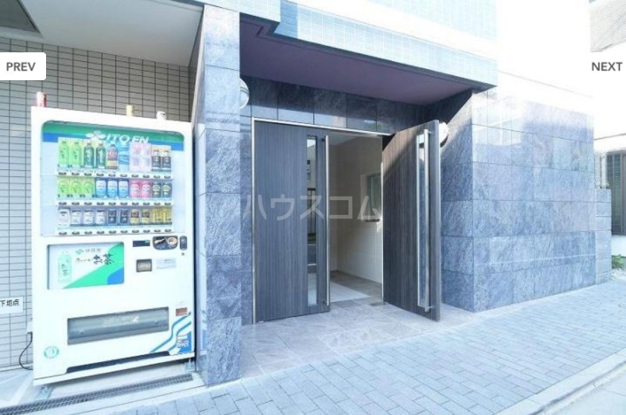 21/25 エントランス