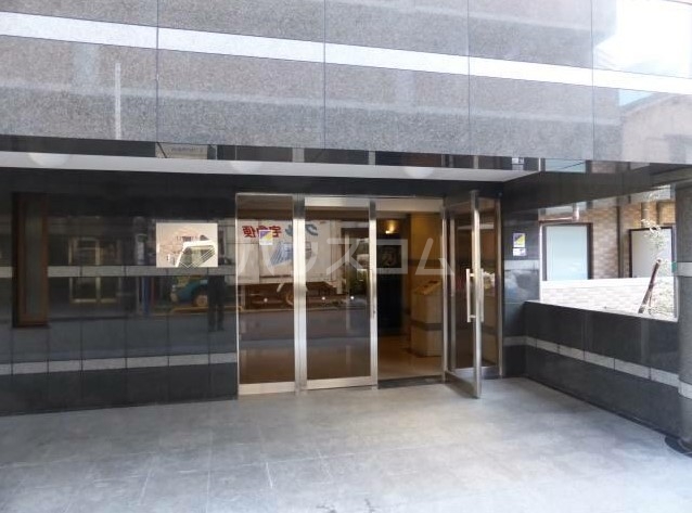 17/18 エントランス