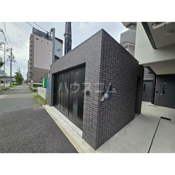 18/25 エントランス