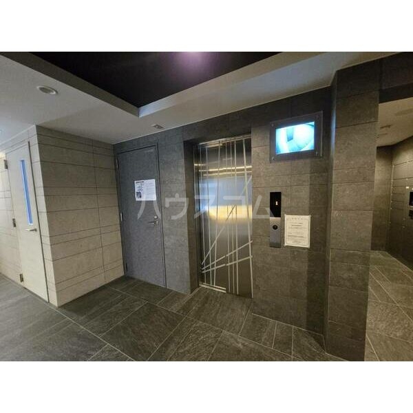 19/25 エントランス